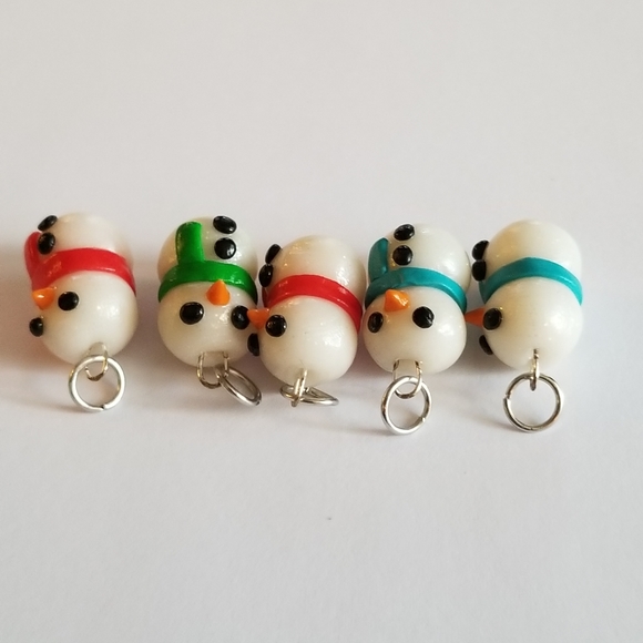 Relisted -Lot of 5 Snowman charms made of clay winter holiday Christmas pendants - Picture 8 of 9